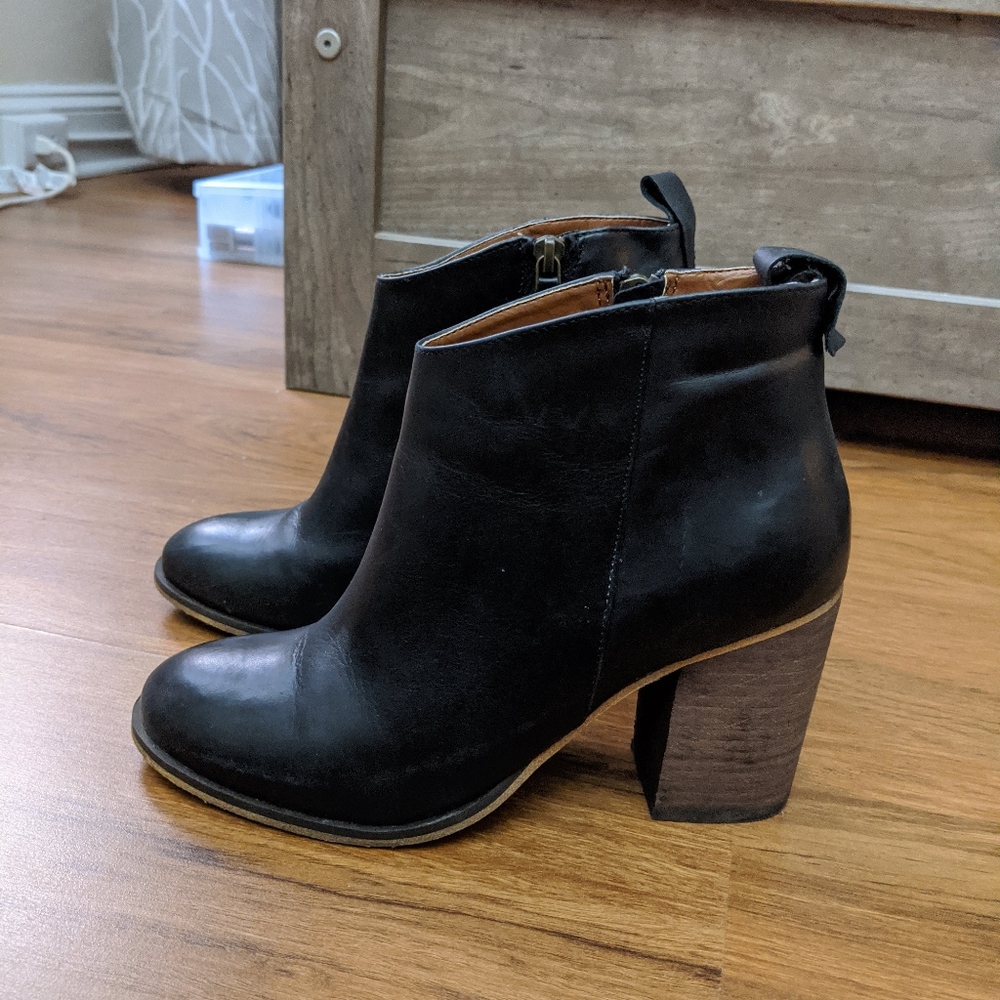 BP Lance Genuine Leather Block Heel Booties Size 7